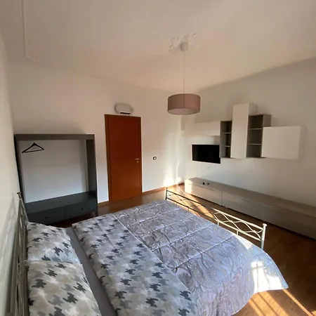 Aurora Guest house *